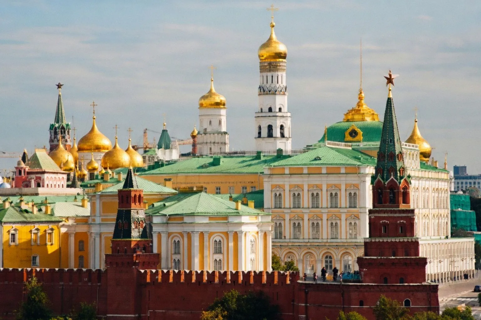 Бюджетная дисциплина: как правительство сокращает расходы из-за дефицита казны