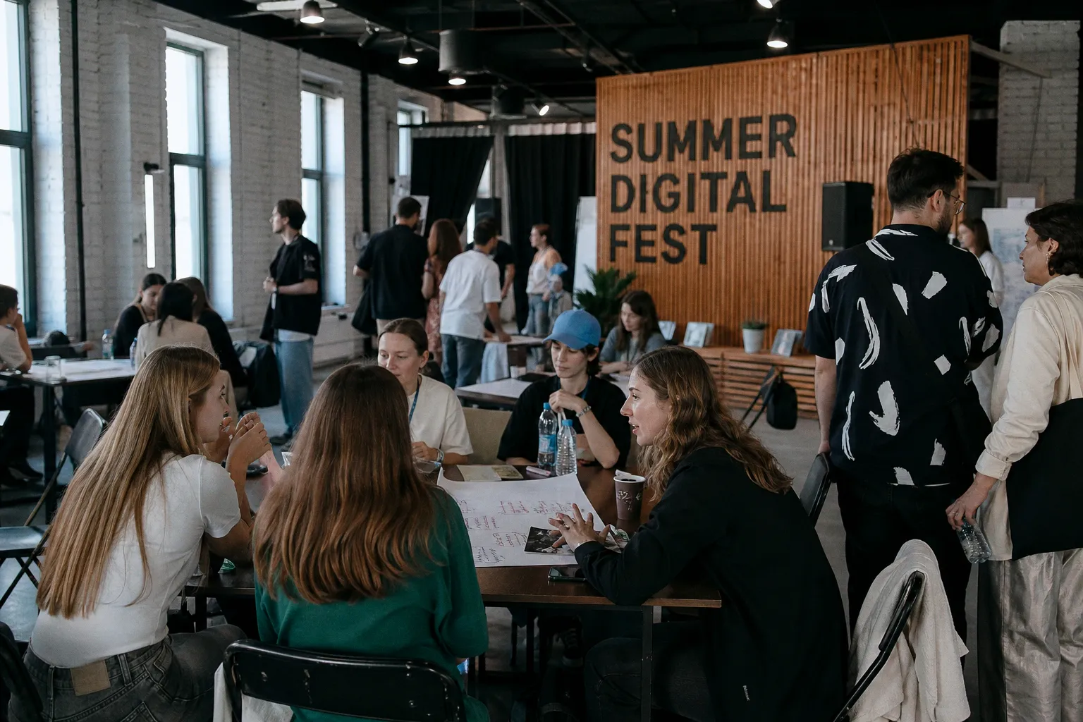 Summer Digital Fest: как креативная индустрия перешла от охватов к живому общению